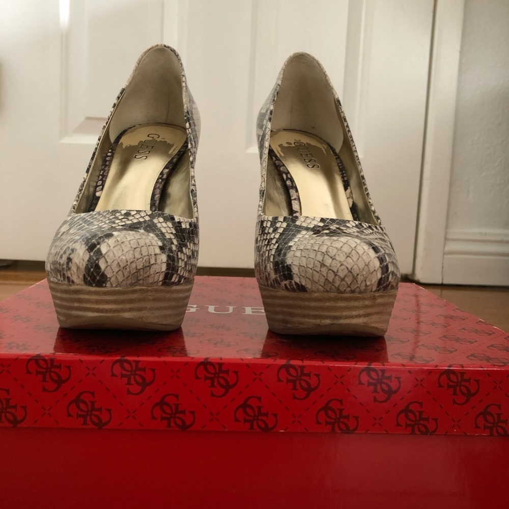 Guess Gwadrienale leather shoes size 7.5M - Picture 4 of 9